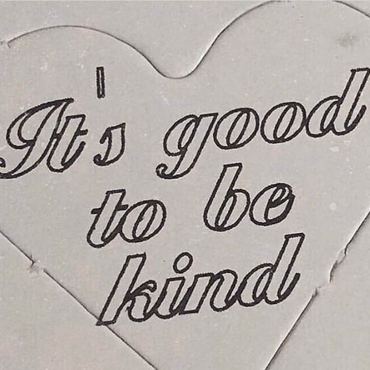 ワイルドフォックスクチュールさんのインスタグラム写真 - (ワイルドフォックスクチュールInstagram)「In a world where you can be anything, be kind 💗 #wildfoxcouture #bekind #kindness #kindnesscostsnothing」1月5日 5時01分 - wildfoxcouture