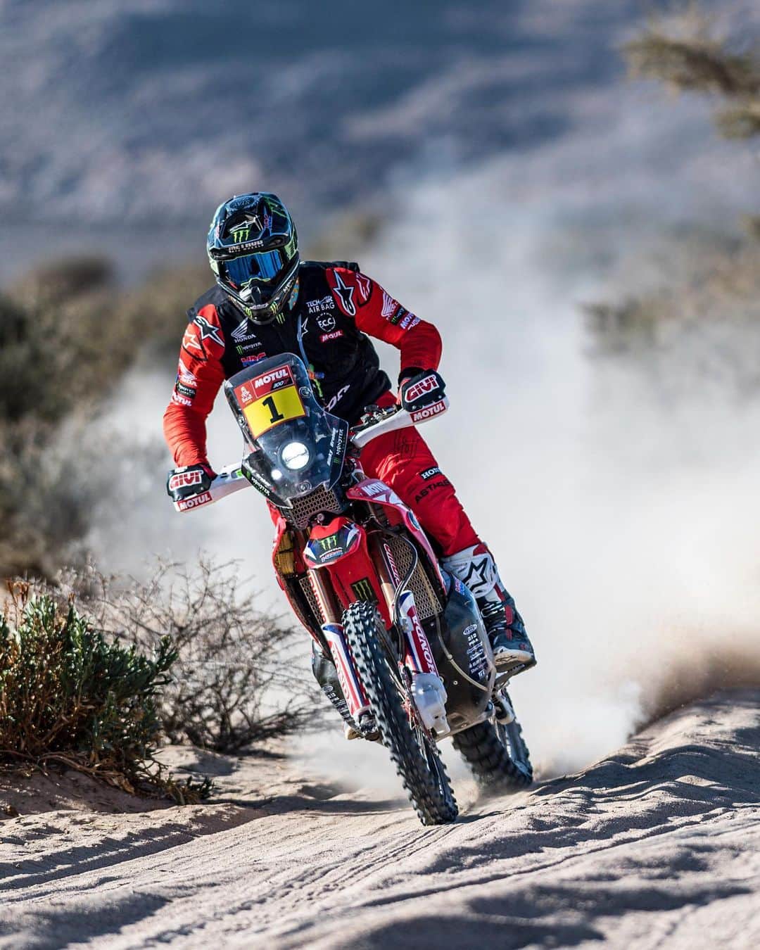 モンスターエナジーさんのインスタグラム写真 - (モンスターエナジーInstagram)「Taking another one-two in the 2nd stage of @DakarRally 2021 🏜 @RickyBrabec @JoanBarredabort @RallyTeamHRC  #Moto #Dakar #DakarRally2021 #Rally #Desert #Dunes #DirtBike #OffRoad #Racing #Motorsport #MonsterEnergy」1月5日 5時30分 - monsterenergy
