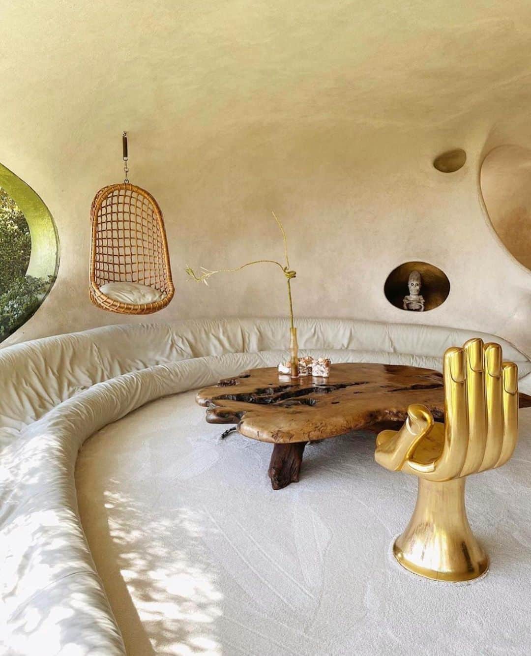 のインスタグラム：「appreciation post for the magic and beauty we can find within ✨four walls✨⁣⁣⁣ ⁣⁣ 📷: 1 @caitlinburkenyc , 2 @dream_casa _ , 3 @carleyscamera」