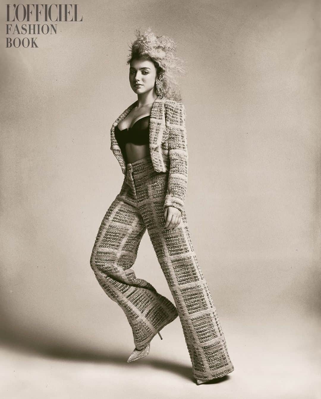 ペイトン・リストのインスタグラム：「love me a good pant suit」