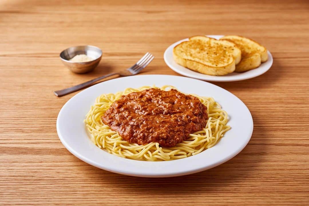 Zippy's Restaurantsのインスタグラム：「For #NationalSpaghetti Day we have a special price for Regular Spaghetti & Garlic Bread! Offer valid TODAY ONLY (January 4, 2021). Dine-in Restaurant price for Spaghetti Day offer slightly higher. Prices vary at locations. Not available for delivery. While supplies last. Standard substitutions available. Cannot be combined with any other promotional offer or discount cards. Other restrictions may apply.」