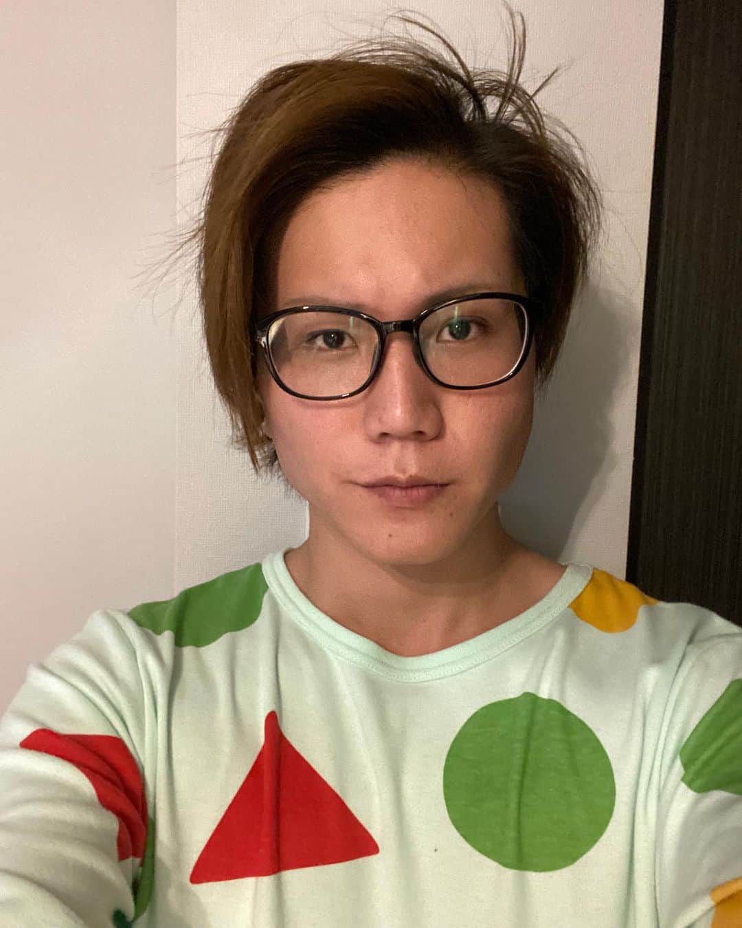 樋渡大輝のインスタグラム：「1日1ナルシスト〜今日の俺〜  本日のナルシスト度0  #1日1ナルシスト #ナルシスト #放課後ハートビート #お笑い #芸人 #吉本」