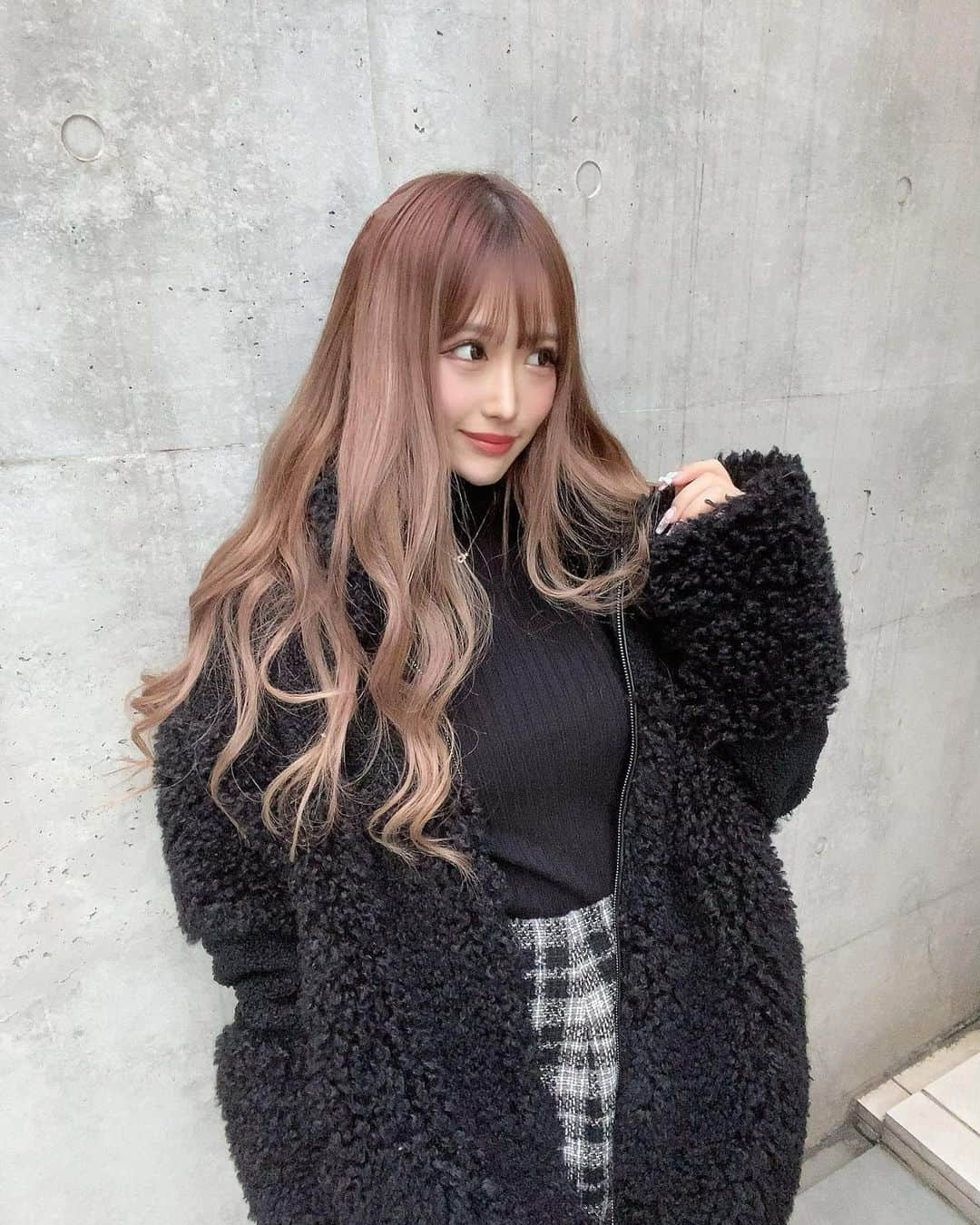 伊藤桃々さんのインスタグラム写真 - (伊藤桃々Instagram)「今日のももさん🖤」1月5日 16時36分 - __peachstagram__