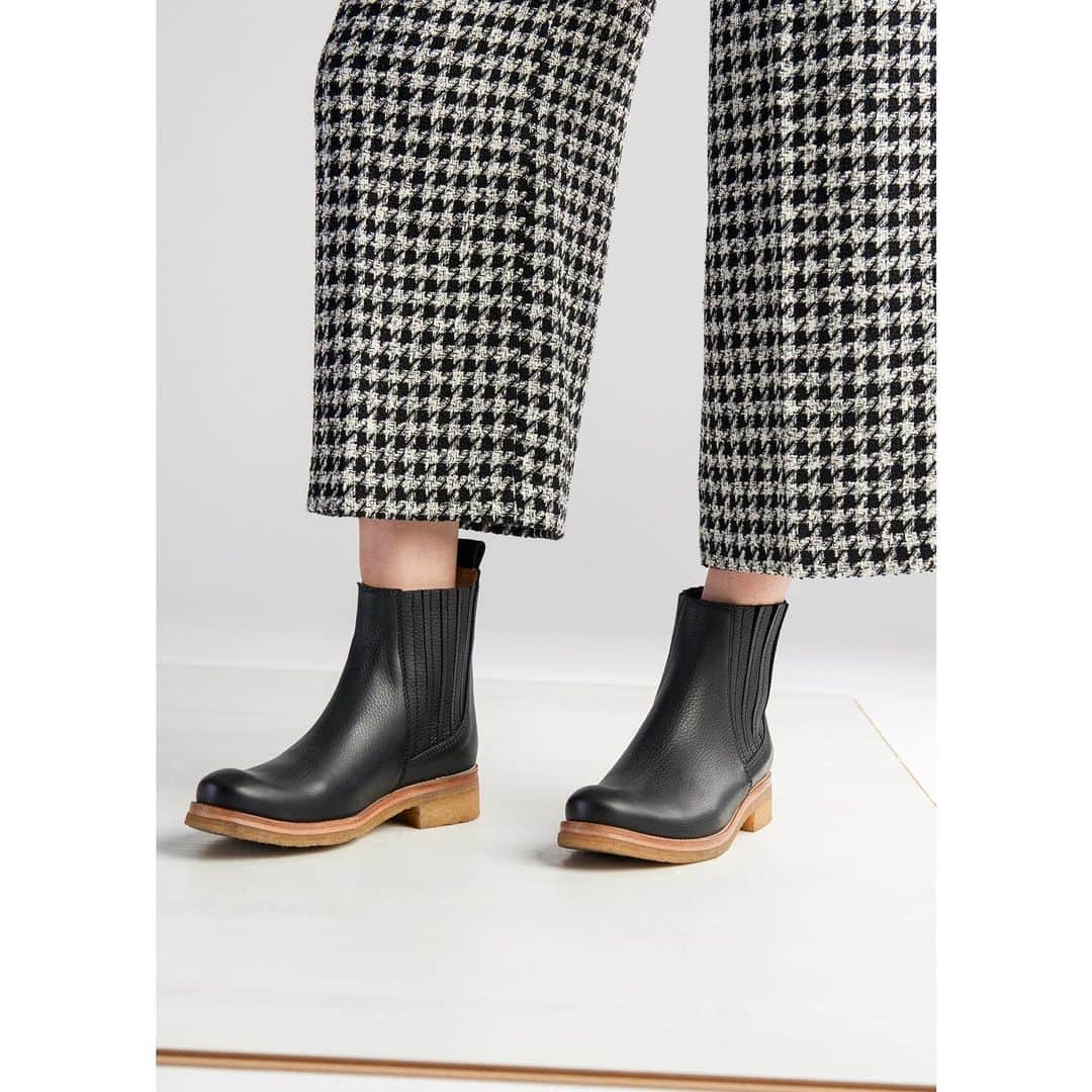 テーリポルキのインスタグラム：「Winter breeze won’t beat you when wearing warm merino wool lined boots, shop now at terhipolkki.com ❄️ Don’t forget our moving sale either! ⠀⠀⠀⠀⠀⠀⠀⠀⠀ #TERHIPÖLKKI #terhipölkkistore #finnishdesign #sustainable #footwear #shoes #sale #movingsale」
