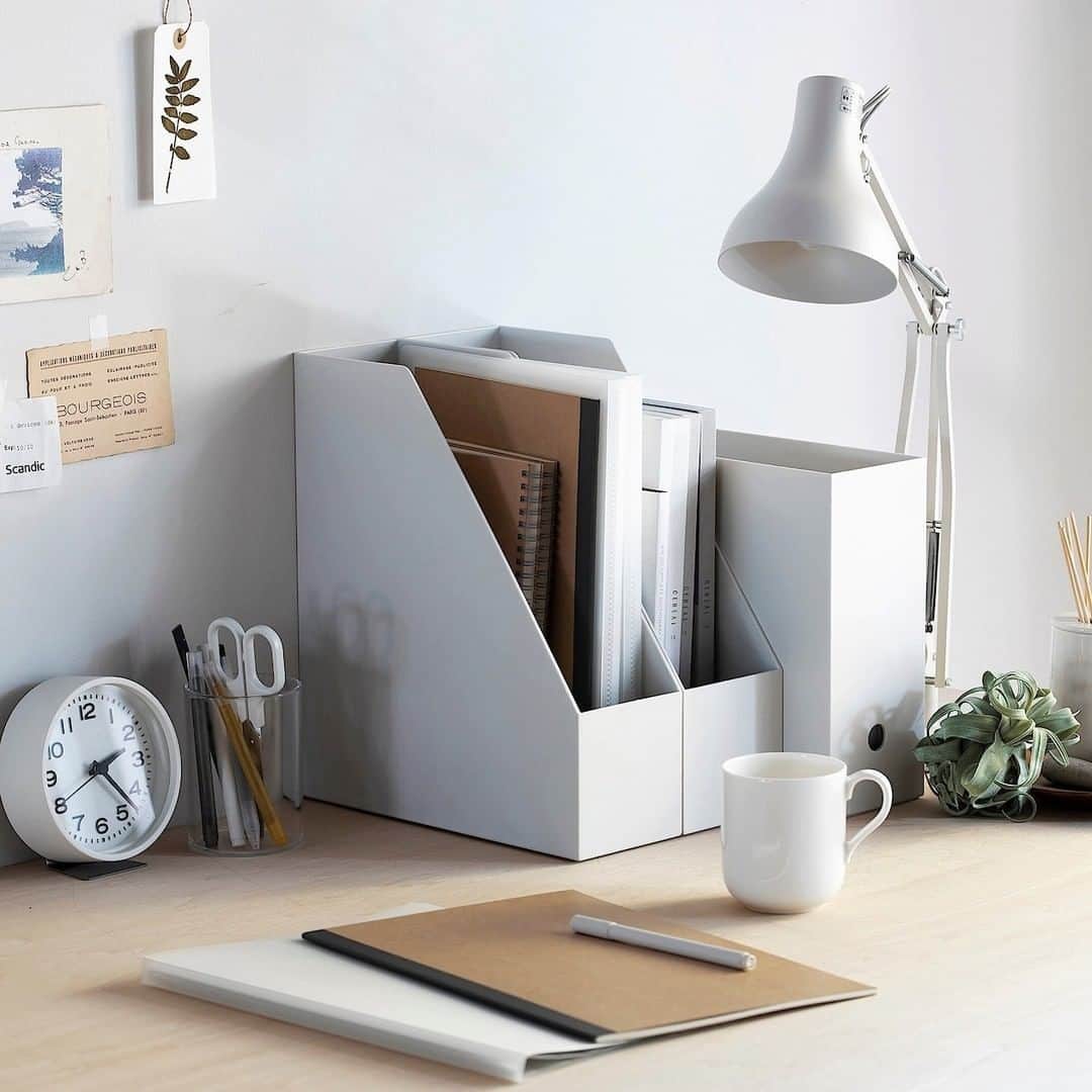 のインスタグラム：「Heading into the new year with an organized home and workspace.   As we shifted to a new lifestyle in the past year, keep your home workspace designed efficiently for productivity and effectiveness. Use organizers to hold important files and loose belongings so you can find everything you need, where you need it.   #muji #mujiusa #workwell」