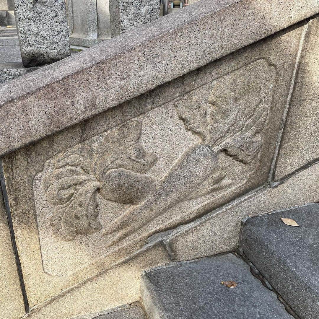 胃腸良子さんのインスタグラム写真 - (胃腸良子Instagram)「年末の浅草めぐりから🤗  ・  日本最古級のお寺待乳山聖天でお参りしてきました。 隅田川のほとりにあるの「待乳山聖天（まつちやましょうてん）」で、正式名称を「本龍院」という浅草寺の支院の一つです。寺伝によると西暦595年に創建された1400年以上もの歴史をもつお寺です。 東京のパワースポットとして知られているそうです。  ・  早くこのコロナが収まりまた安心して過ごせる時代が来ますように！ 沢山お祈りしました。  ・  緊急事態宣言が発令されそうですね。受験や学校はどうなるのでしょう？ 心配ごとが沢山です。 一刻も早く穏やかな毎日が戻りますように。  ・  #東京観光  #東京 #tokyo #asakusa  #パワースポット #神社 #temple  #shrine #sightseeing  #旅女 #tabijyo #あけましておめでとうございます  #ahappynewyear」1月5日 7時57分 - kimiyo.f