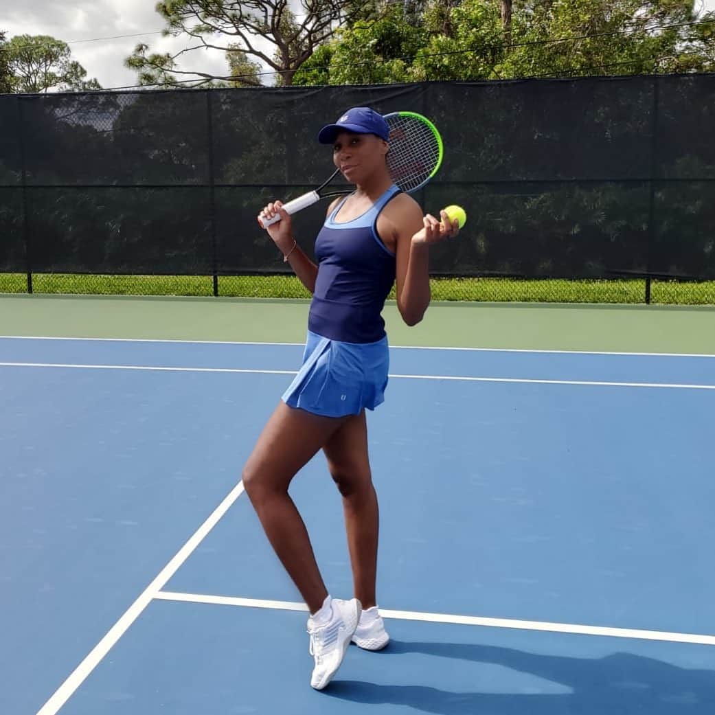 ビーナス・ウィリアムズのインスタグラム：「I had the Monday blues, but only because I wore blue 😉@elevenbyvenus」