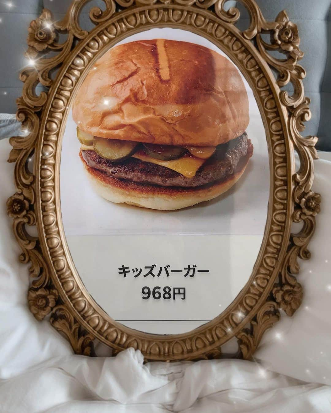 umamiburgerjpnさんのインスタグラム写真 - (umamiburgerjpnInstagram)「🍔umami  burger 🍔では. お子様用のハンバーガーもご用意しています👼🏻 . ケチャップ、ピクルス🥒チーズ🧀のみのシンプルなバーガーですが. パティはボリューム満点💯 . ご家族やご兄弟でシェアしても良いですね👌 . 年の初めにウマミバーガーを🍔✨ . 本日も皆様のご来店お待ちしております😌 . #ウマミバーガー #umami  #umamiburger  #お子様メニュー  #キッズメニュー #forkids #キッズバーガー  #グルメバーガー #お年玉の使い道  #ウマミバーガー横浜ベイサイド店  #ウマミバーガー南町田グランベリーパーク店  #ウマミバーガー錦糸町パルコ店  #ウマミバーガー有明ガーデン店  #ウマミバーガー恵比寿三越店  #ウマミバーガーみなとみらい店  #ウマミバーガー青山店」1月5日 8時27分 - umamiburgerjpn