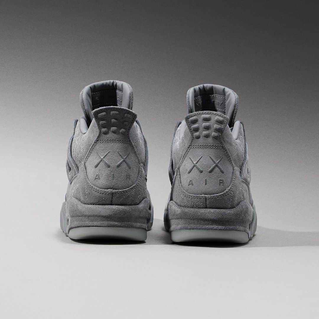 Flight Clubさんのインスタグラム写真 - (Flight ClubInstagram)「In 2017, Jordan Brand and graffiti artist KAWS, a.k.a. Brian Donnelly, connected on the Air Jordan 4, remixing the silhouette with the artist's signature hand graphics etched throughout the premium tonal grey suede and featuring a co-branded heel tab.」1月5日 8時30分 - flightclub