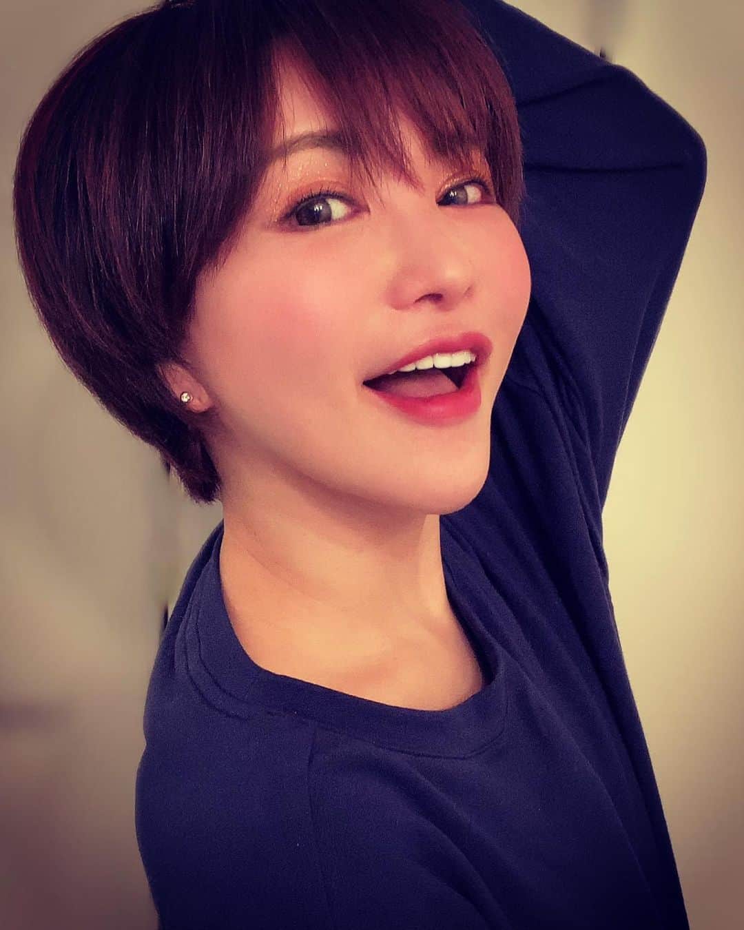 里美ゆりあのインスタグラム：「おはよん☺️  #goodmorning」