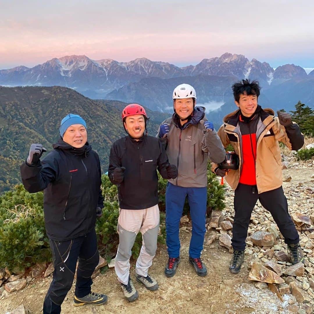 のインスタグラム：「「ピークハント東野登山隊シーズン6」 ひかりTVや大阪チャンネルやdtvなどで配信してます。 鹿島槍ヶ岳〜五竜岳までの縦走挑戦！ メチャクチャ疲れた 剥き出しの人間ドラマ是非！」