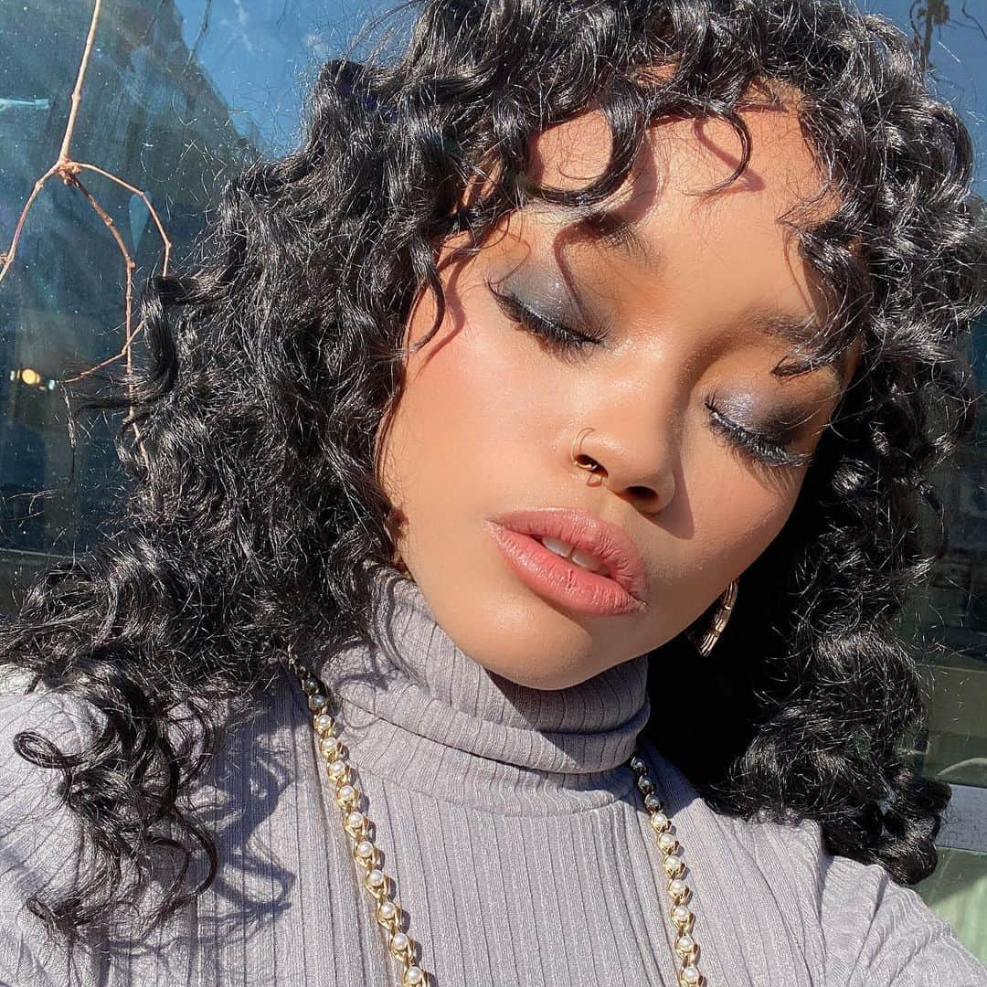 りるはにさんのインスタグラム写真 - (りるはにInstagram)「“Girls love Rihanna “Mua by @wmwmarianu 🧚🏽‍♀️  Deja wearing @blink_by_us   #mua #makeup #makeupideas #rihannalove #beautymakeup #girlsloverihanna」1月5日 9時24分 - lilhoneyprincess