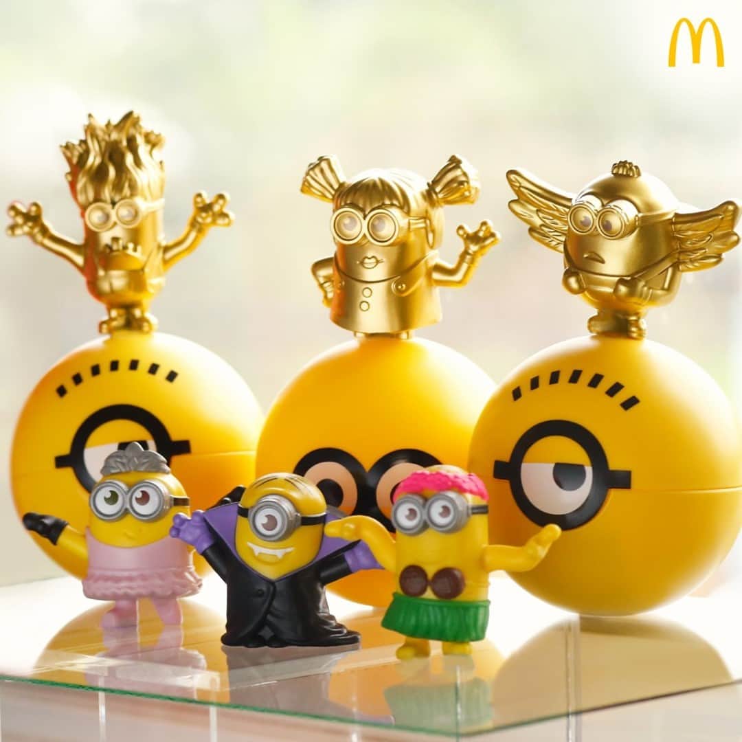 McDonald's Philippinesのインスタグラム：「Every day is a golden day with these toys around! Buy a Happy Meal starting at Php 90 and get a surprise Minion toy inside a capsule.  If you’re lucky you might even get a Golden Minion! Get it now via McDelivery.」