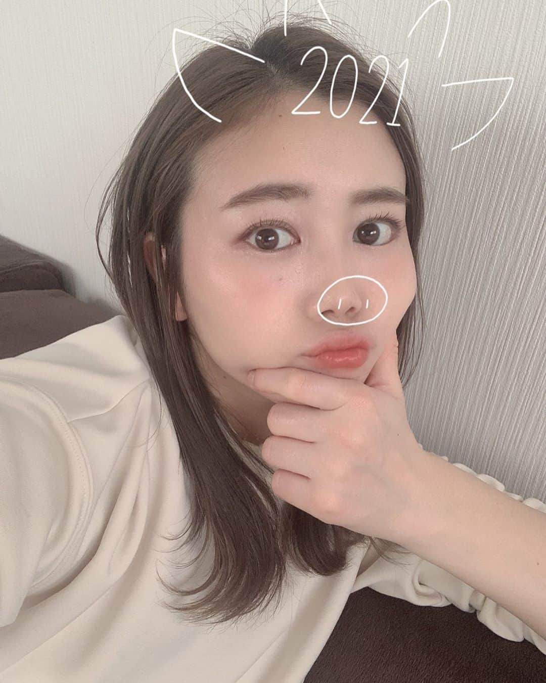 森詩織さんのインスタグラム写真 - (森詩織Instagram)「これって丑なの🐮？ 鼻のところ豚じゃない🐷？ #丑年 #2021年」1月5日 9時57分 - mori_shiori