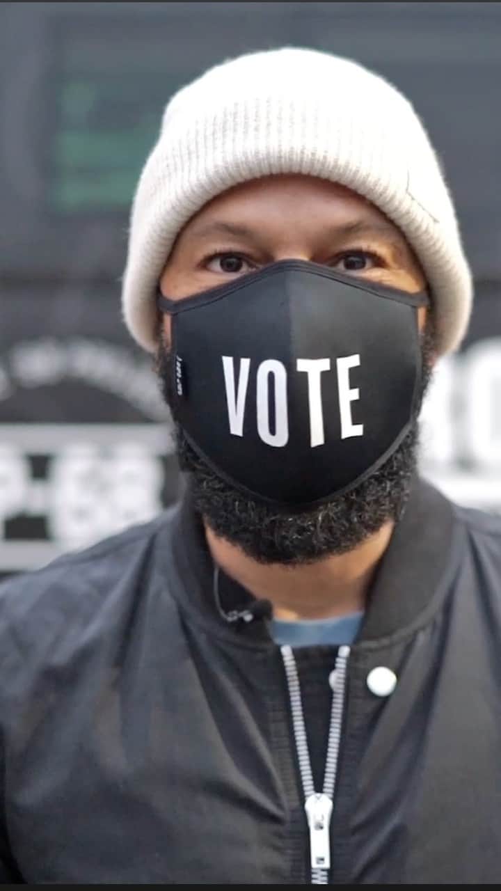 コモンのインスタグラム：「The people of Augusta, Ga are energized and ready!  We can do this Georgia!  Make sure we vote tomorrow on January 5th.」