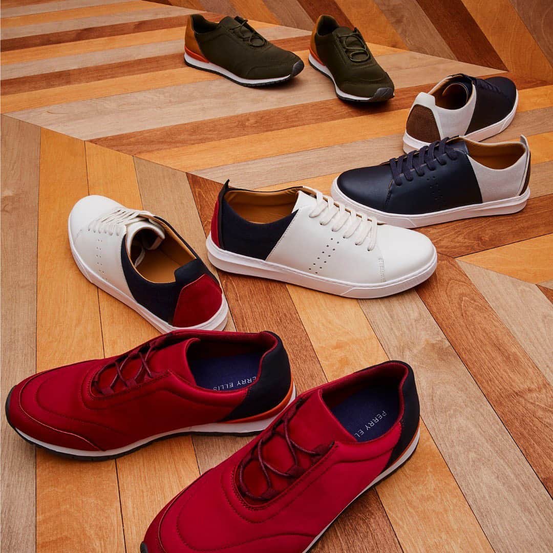 ペリーエリスのインスタグラム：「Lace-up something more comfortable. New-season sneakers just landed online ready for your next outing. #lifereadysince1976」
