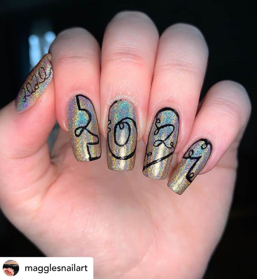 Nail Designsさんのインスタグラム写真 - (Nail DesignsInstagram)「Credit• @magglesnailart H💿L💿 2021 Happy New Year’s Eve and Bye 2020! At least I am ending the 2020 on a good note, thank you so much for 1.5 thousand followers!🤯 I was feeling pretty uninspired by most New Years manis, and I came up with this idea! I think it perfectly sums up what 2021 will be confusing, difficult, but hopefully better than 2020! Swipe to see what’s on my thumb and some gorgeous H💿L💿! - - Products Used: Base Coat: @holotaco “Peely Base” @livelovepolish “Moonflower” and “Sweet Pea” Top Coat: @sechenails “Seche Vite” - - #livelovepolish #holotaco #holotacopeelybase #holotaconailart #livelovepolishbotanicalvenom #livelovepolishmoonflower #livelovepolishsweetpea #newyearsnails #newyearsnailart #2021nails #newyearseve #nails #nail #nailart #nailsofinstagram #nails💅 #nailsnailsnails #nailsdesign #nailsinspo #nails2inspire #bye2020 #naturalnails #squigglenails #abstractnails #holidaynails #holodays #holo #holonails #holonailpolish #nailspafeature」1月5日 10時02分 - nailartfeature