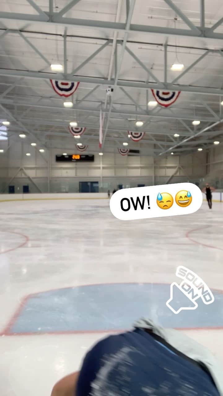 長洲未来のインスタグラム：「Tumbling rocks.   Update on trying to get my triples back.   Since that last video of me doing triples, I was so sore that I consequently had to lay low for a couple days. Today I thought I could try some flip jumps....ouch. 😂😂😂😂😂😂」