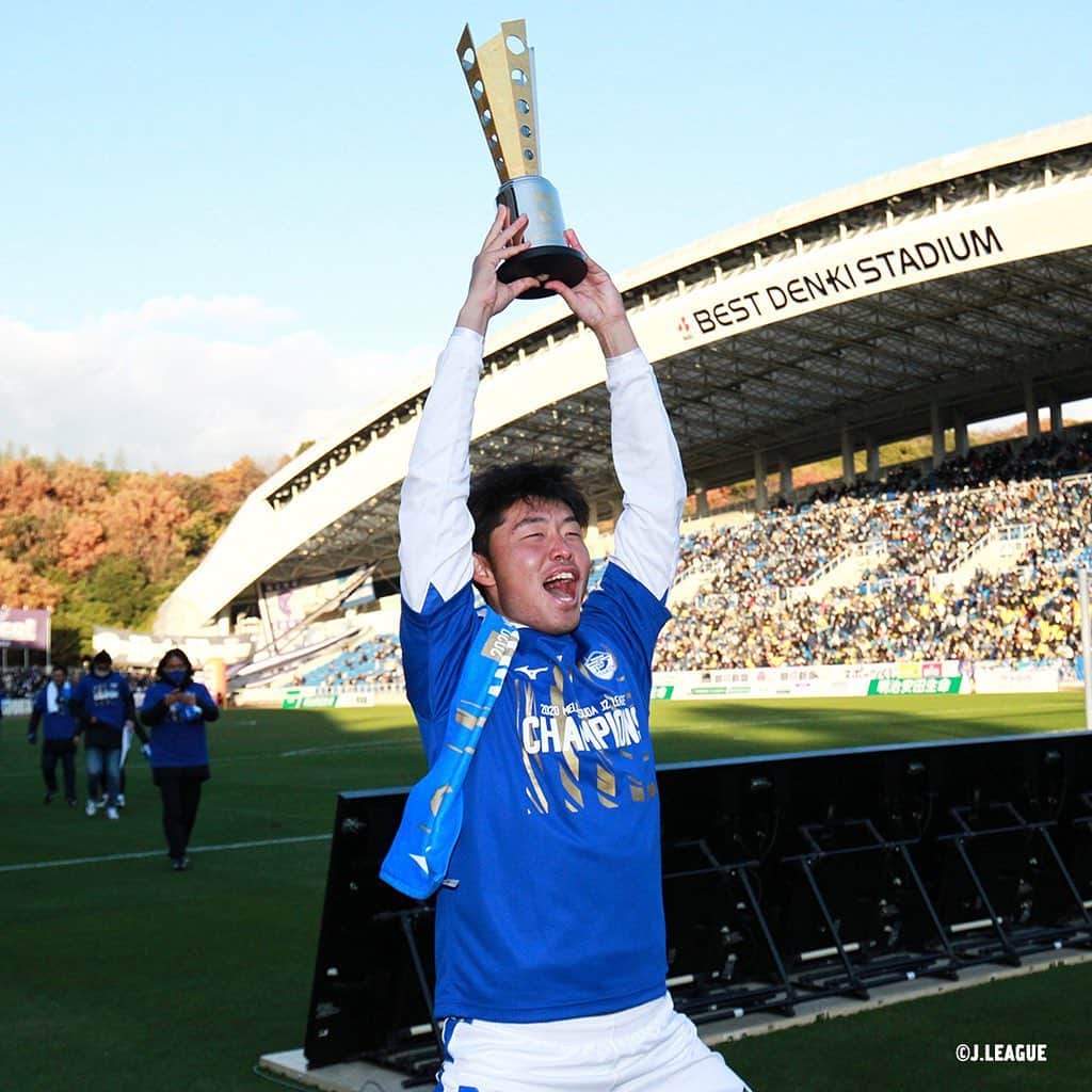 希少当選品］鹿島アントラーズ 本山雅志選手サイン入りユニフォーム