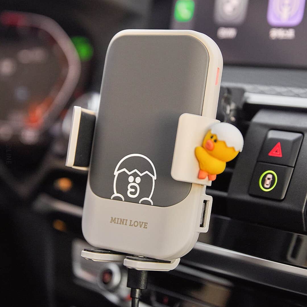 LINE FRIENDSさんのインスタグラム写真 - (LINE FRIENDSInstagram)「Tiny figure, gigantic cuteness. 🚗 BROWN & FRIENDS Phone Number Plate ⠀ ✔️ Perfect for adding that bit of cuteness to your car ✔️ Protect personal info with removable and attachable covers ✔️ Two sets of 8-digit numbers can be attached ⠀ Better together with wireless car chargers of course. 💁 ⠀ Shop now > Link in bio ⠀ #LINEFRIENDS #caraccessorybusiness #automobile #interior #caraccessory」1月5日 11時02分 - linefriends
