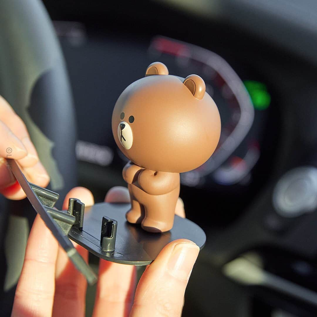 LINE FRIENDSさんのインスタグラム写真 - (LINE FRIENDSInstagram)「Tiny figure, gigantic cuteness. 🚗 BROWN & FRIENDS Phone Number Plate ⠀ ✔️ Perfect for adding that bit of cuteness to your car ✔️ Protect personal info with removable and attachable covers ✔️ Two sets of 8-digit numbers can be attached ⠀ Better together with wireless car chargers of course. 💁 ⠀ Shop now > Link in bio ⠀ #LINEFRIENDS #caraccessorybusiness #automobile #interior #caraccessory」1月5日 11時02分 - linefriends