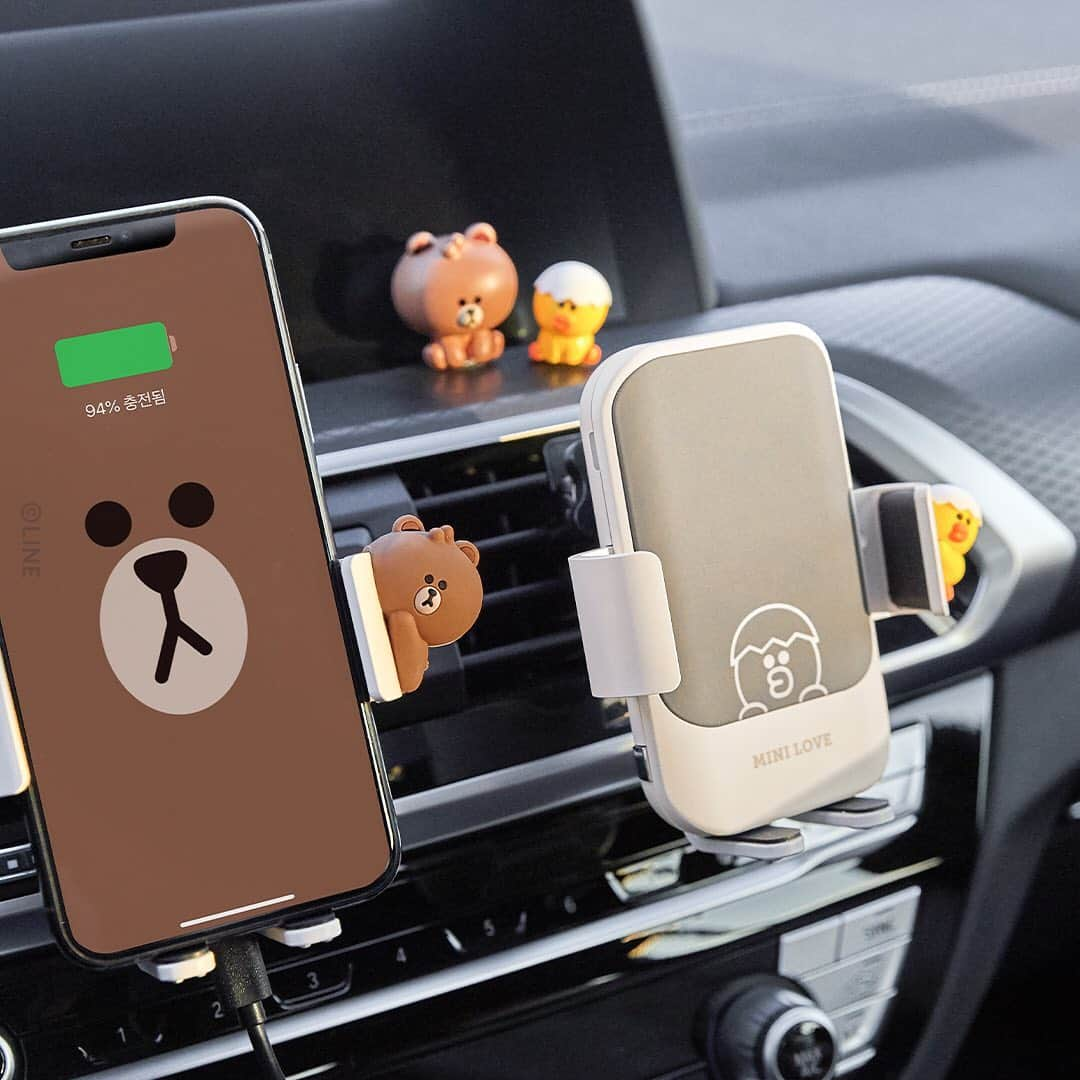 LINE FRIENDSさんのインスタグラム写真 - (LINE FRIENDSInstagram)「Tiny figure, gigantic cuteness. 🚗 BROWN & FRIENDS Phone Number Plate ⠀ ✔️ Perfect for adding that bit of cuteness to your car ✔️ Protect personal info with removable and attachable covers ✔️ Two sets of 8-digit numbers can be attached ⠀ Better together with wireless car chargers of course. 💁 ⠀ Shop now > Link in bio ⠀ #LINEFRIENDS #caraccessorybusiness #automobile #interior #caraccessory」1月5日 11時02分 - linefriends