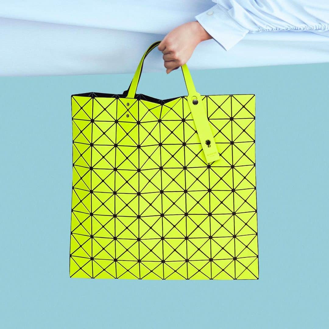 BAO BAO ISSEY MIYAKE Official Instagram accountさんのインスタグラム写真 - (BAO BAO ISSEY MIYAKE Official Instagram accountInstagram)「【NEW ITEM】LUCENT MATTE  RELEASE MONTH January, 2021 *By country RELEASE MONTH may be different.  #baobaoisseymiyake #baobao #isseymiyake #totebag #lucentmatte #ss21」1月5日 11時03分 - baobaoisseymiyake_official