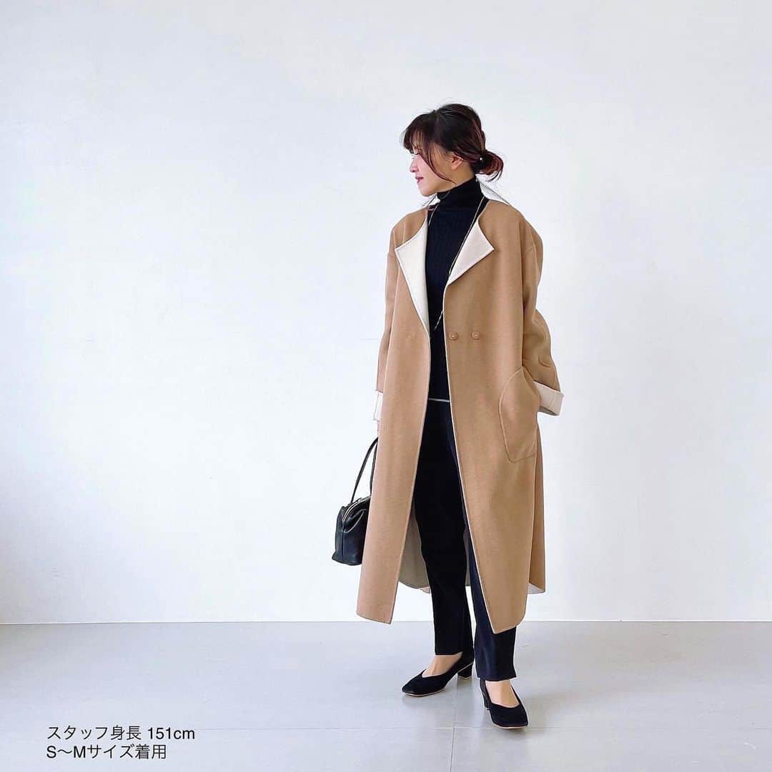 bellemaison_style(ベルメゾン) さんのインスタグラム写真 - (bellemaison_style(ベルメゾン) Instagram)「2021.1.5  リバーシブルで着られるウール混のコートは動くたびに翻って配色のカラーが覗いてステキな1枚。 ベルトでガウン風にウエストマークすればスッキリ見えて、寒さ対策もOKです。  リバーシブルロングコート キャメル ¥24,900（tax込） スタイルノート／2020冬号　20ページ掲載  ▶︎商品の検索 TOPのベルメゾンネットURLより、商品名を検索！  #stylenote#スタイルノート #ベルスタ#ベルメゾン #ootd #outfit #fashion #大人コーデ #きれいめコーデ #きれいめカジュアル #大人カジュアル #オトナカジュアル #大人シンプル #40代コーデ #笑顔になれる服」1月5日 11時14分 - bellemaison_style