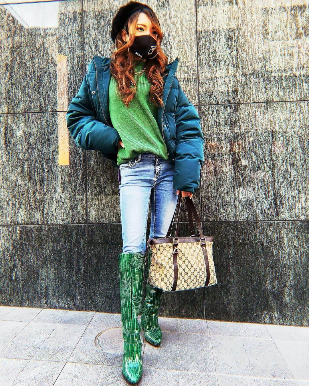 天間晴香さんのインスタグラム写真 - (天間晴香Instagram)「💚💚💚💚💚💚💚  greencolor🥼code   冬こそカラー取り入れたい😊✨  今日から仕事始めだし、頑張るぞ☀️  #ootdfashion #winterfashion #ootd  #hjp #gallerie #gydaコーデ #gyda  #greenfashion #greencolor  #igers #photo #iphoneonly #swag #instagood ＃instadiary #instalike #instagram #instamood #instapic #instacool #outfit #fashion #code #coordinate #photooftheday #pythoncode #fr2」1月5日 11時34分 - haruchimu23