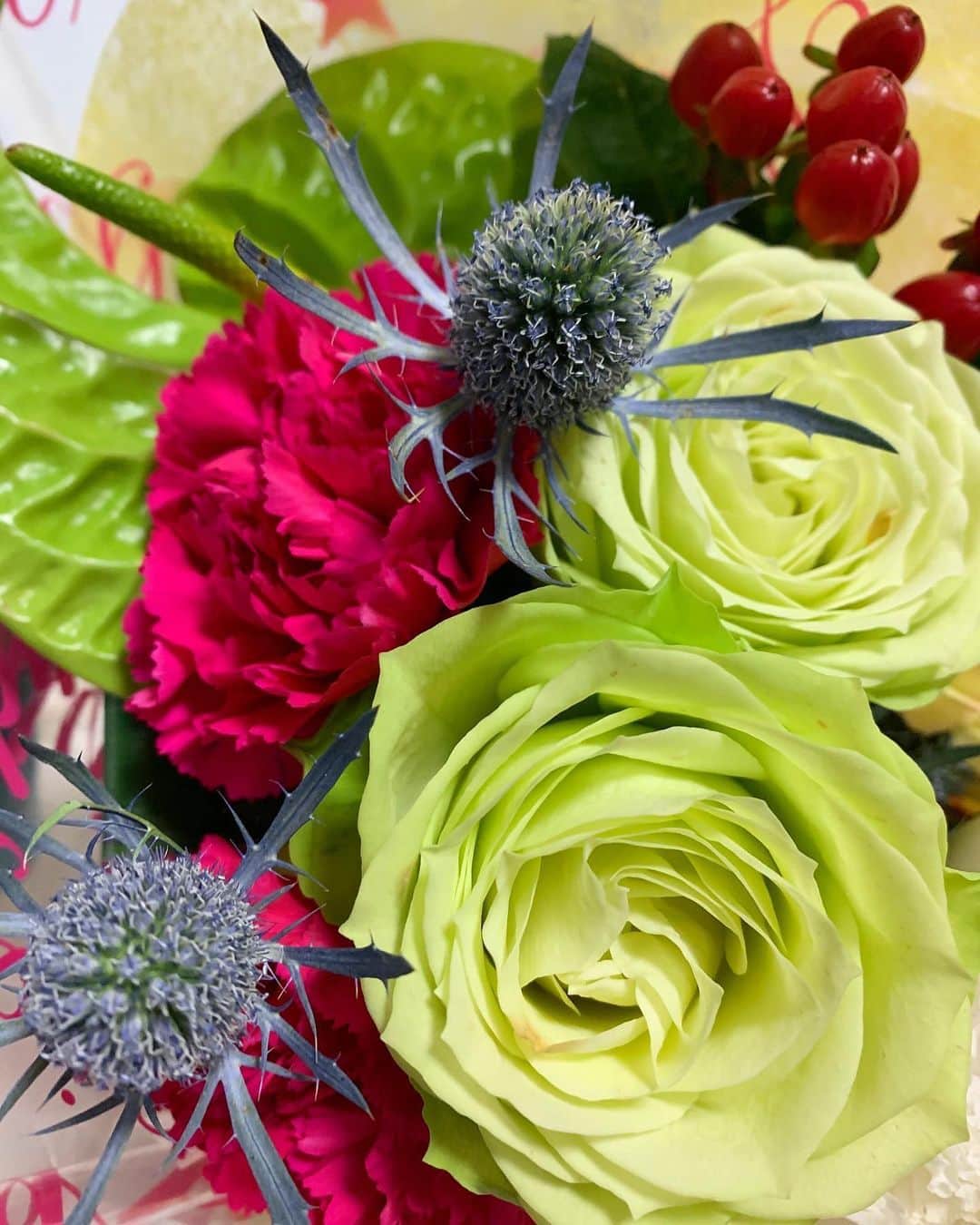 DJ NANAさんのインスタグラム写真 - (DJ NANAInstagram)「リビングのテーブルに お花があるだけでちょっと幸せ💓  今回もブリザードフラワーにするよ💐  #bouquet #flowers #love #cute #beatiful #l4l #insta」1月5日 17時10分 - dj_nana092