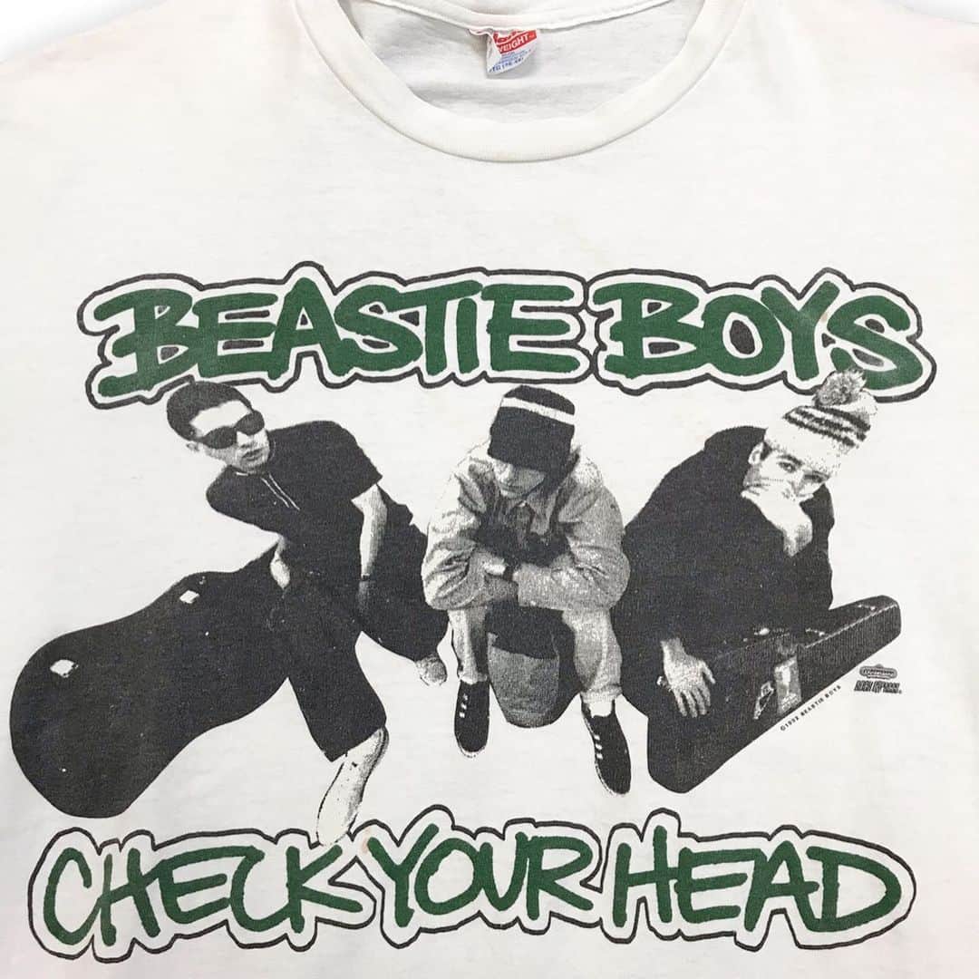 ジャムルさんのインスタグラム写真 - (ジャムルInstagram)「1992's BEASTIE BOYS ¥36000+tax .  音物系Tシャツの中でも常に人気が高いビースティー・ボーイズ。 MCAが亡くなって以降、本国アメリカでは今もなお高騰を続けています。  こちらはアルバム、Tシャツ共に名作の「Check Your Head」 様々なヴァージョンが存在する「Check Your Head」のTシャツですが、こちらはERIC HAZEによるグラフィティ、GLEN E.FRIEDMANによるフォトと バックにはTODD JAMESによるダジャレ的なアートワークと超贅沢な1枚です！！！ .  WEB SHOPに入荷しております。 是非ご覧ください。 jammru.com  #お問い合わせはお電話で承ります #jammru#jammru_tee#vintagetshirt#vintagetee#bandtee#beastieboys  #osaka  #fashion  #streetstyle  #streetfashion  #vtg  #vintage  #used  #usedclothing  #古着 #古着屋 #ファッション #70s #80s #90s #ご来店の際はマスクの着用をお願い致します」1月5日 17時13分 - jammru