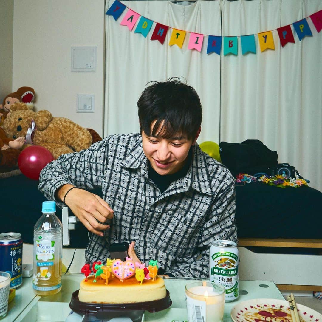 岩澤史文さんのインスタグラム写真 - (岩澤史文Instagram)「22歳。祝ってくれたり、こんなことまでしてくれる仲間を本当に大切にしていきたい😌  皆さんお祝いのメッセージありがとうございます！  Thank you for all the birthday wishes!」1月5日 11時47分 - shimon_mdaskater