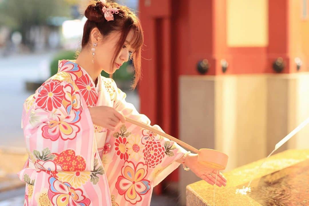 絵仁さんのインスタグラム写真 - (絵仁Instagram)「もう5日！はやいね🥺 ♡ ♡ ♡ #謹賀新年 #2021 #着物 #浴衣 #kimono #kimonostyle #kimonofashion #kimonolovers #kimonogirl #yukata #yukatagirl」1月5日 12時39分 - eni_tc