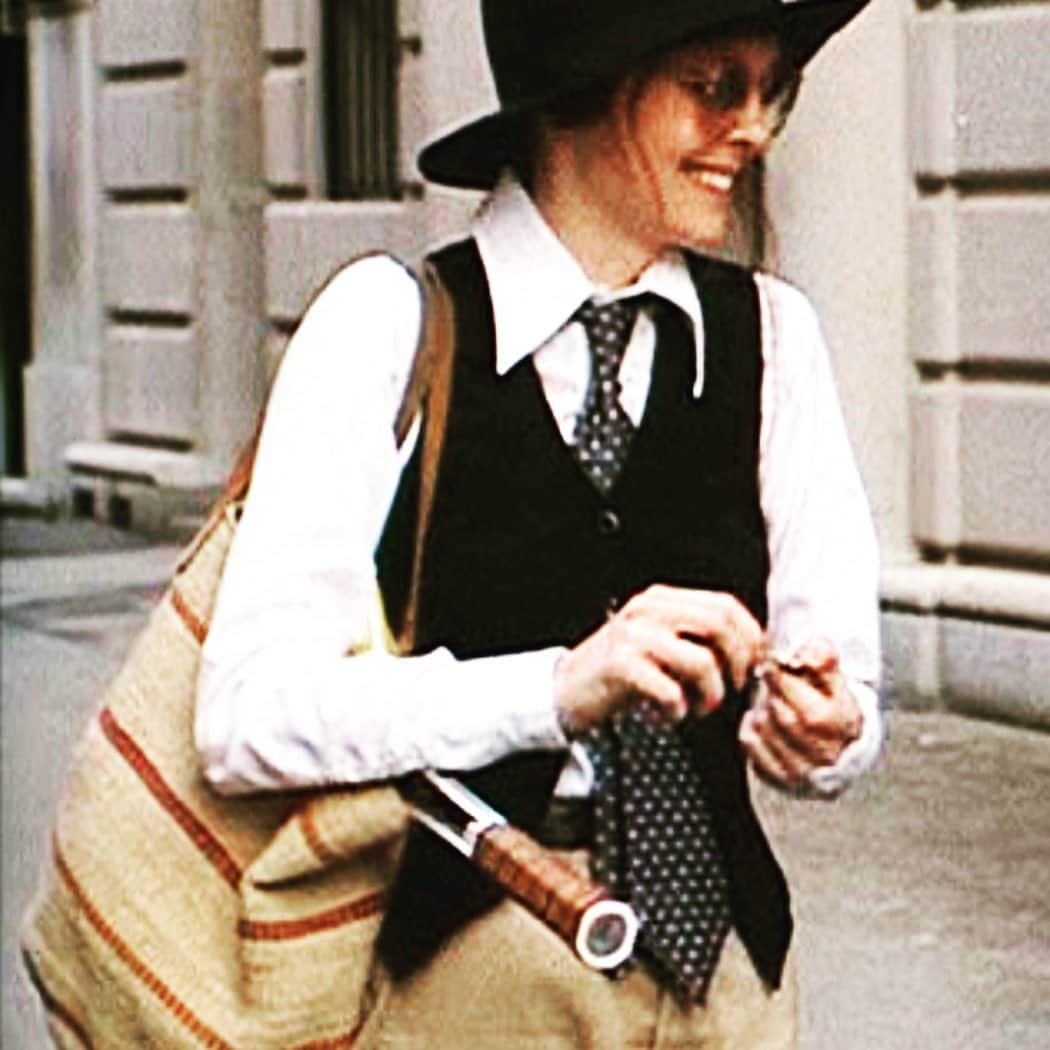 大森美希さんのインスタグラム写真 - (大森美希Instagram)「Today’s film, Annie Hall (1977), directed by Woody Allen, starring Woody Allen, Diane Keaton  今日の映画『アニー・ホール』(1977年) ウディ・アレン監督、出演 ウディ・アレン、ダイアン・キートン  #今日の映画 #アニーホール  #ウッディアレン #ダイアンキートン #ラルフローレン #ウディアレン #ファッションアイコン #映画 #シネマ #映画鑑賞 #70年代スタイル #70年代ファッション #名画 #洋画 #パリ生活 #todaysfilm #anniehall #woodyallen #film #dianekeaton #movie #cinema #fashionicon #70sstyle #70sfashion #fashion」1月5日 12時39分 - mikiomori_