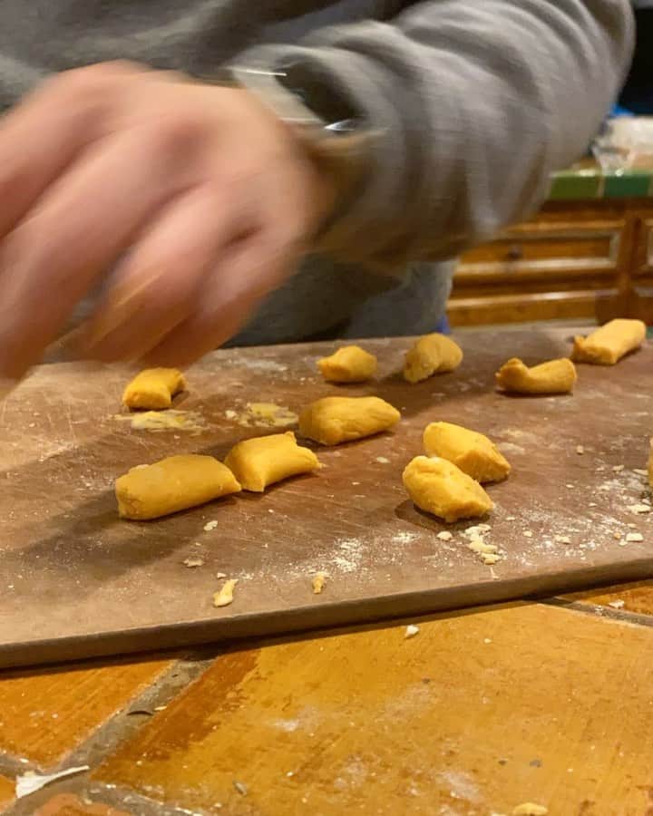 ダン・ブカティンスキーのインスタグラム：「Sweet potato gnocchi!!!!」