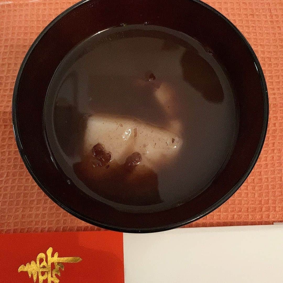 矢部美穂さんのインスタグラム写真 - (矢部美穂Instagram)「今日はおしるこを作りました✨ 今年のお正月は川崎競馬場から始まり、あとはほとんど自宅で過ごしています🏠 仕事始めは7日ですし、また、暫く休みも続きそうです✨ #おしるこ #お家時間 #お正月#矢部美穂」1月5日 12時54分 - miho.yabe.0607