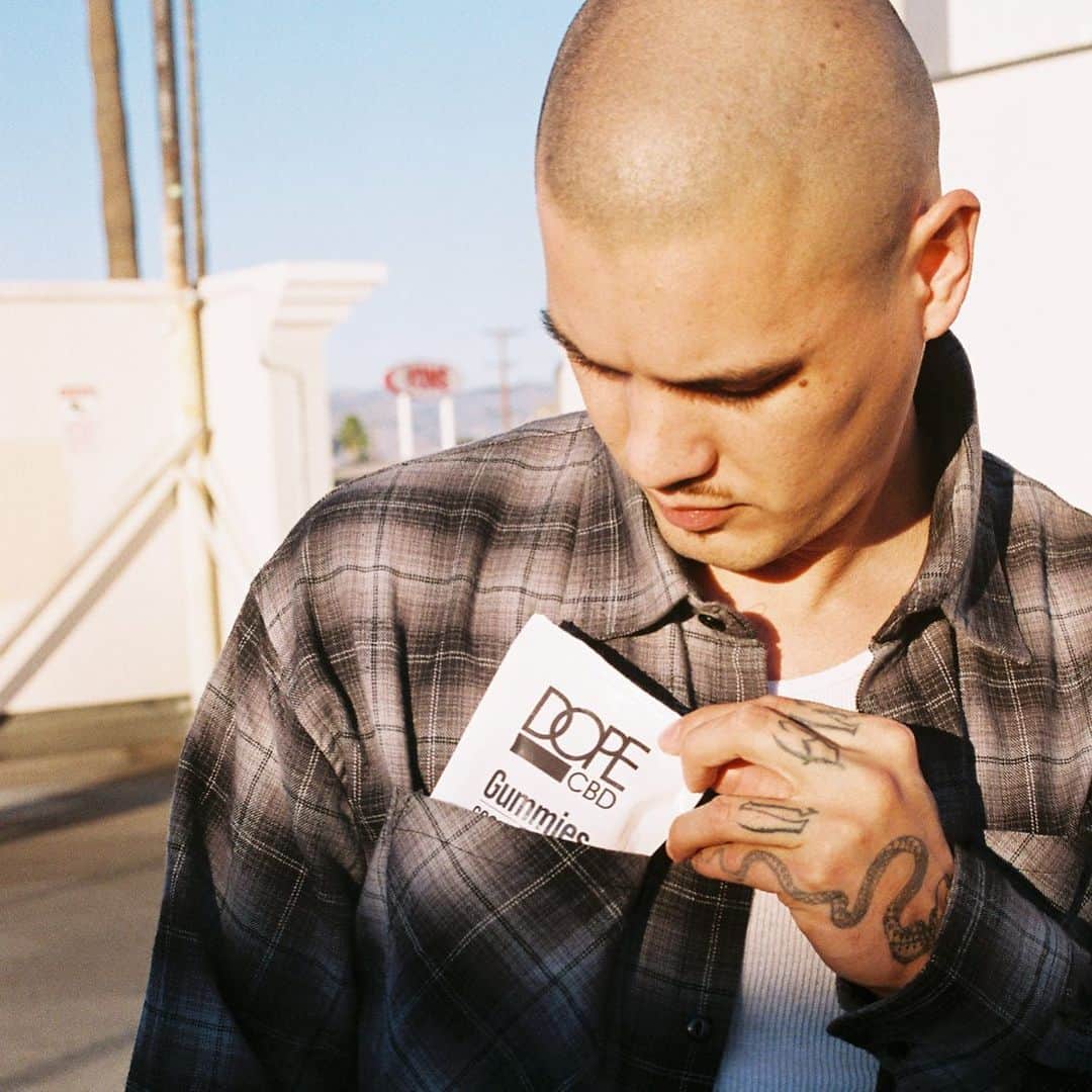 DOPEのインスタグラム：「Try our vegan + gluten free gummies 🍋」