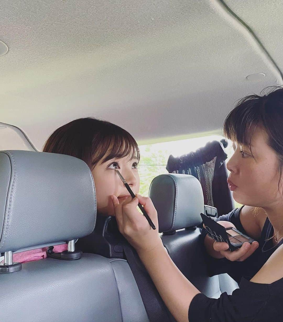 川村那月さんのインスタグラム写真 - (川村那月Instagram)「2020年 お仕事中のオフショットシリーズ✨  昨年も沢山の現場を経験させて頂きました！  支えて下さる優しい共演者の方とスタッフの皆様のおかげで、ハードなお仕事も楽しく頑張る事ができました🙇‍♂️  今年も頑張ろう💪💕  寝てる所よく激写されてます😴笑  #川村那月 #夢に向かって #女優 #タレント #2020年の思い出 #2021年も全力で🔥 #オフショットシリーズ #皆様に感謝✨」1月5日 13時19分 - kawamura_natsuki317