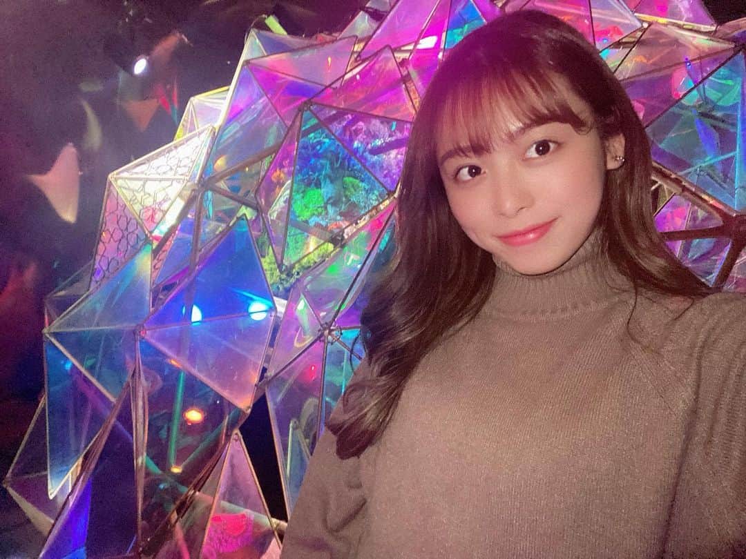 のインスタグラム：「女の子って基本キラキラしてて綺麗なもの好きよね。🌟 #ミナーラ #奈良　#金魚ミュージアム #きゅんです #可愛い　#三が日 #お正月　#仲良し家族　#鹿 #奈良観光 #奈良グルメ #奈良公園　#キラキラ　#キラキラ女子」