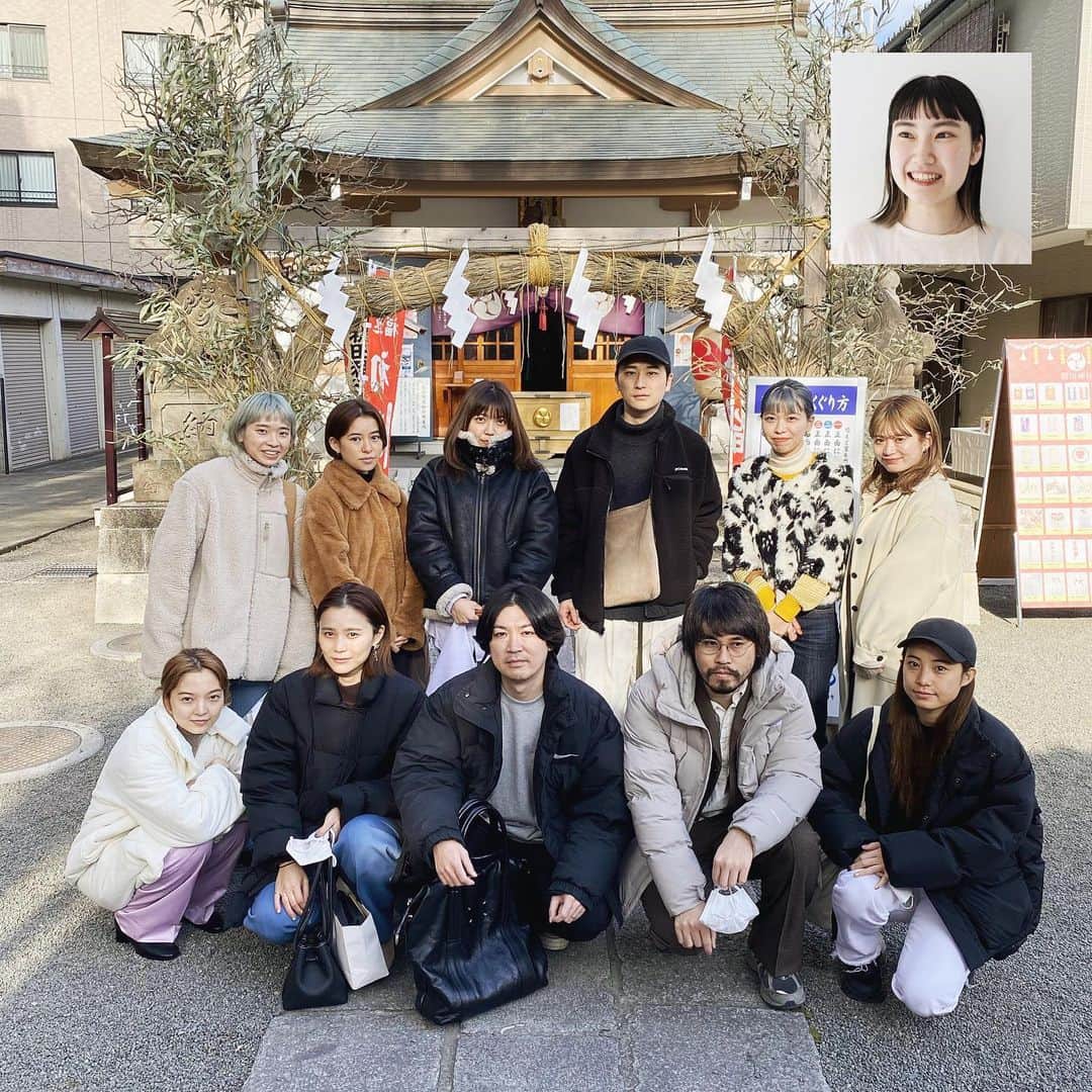 野口和弘のインスタグラム：「あけましておめでとうございます。 . 本日よりCIECA.営業開始です！ . 朝はみんなの健康と成長を祈願しに初詣。 . ここで揃って写真撮るのが楽しみなんだよなぁ。 . 今年もよろしくお願いします！！ . #新年1発目から #岩瀬遅刻 #笑 #ネタにしたら #怒られるかも #笑 #私が責任持って #ご祈祷致します。」
