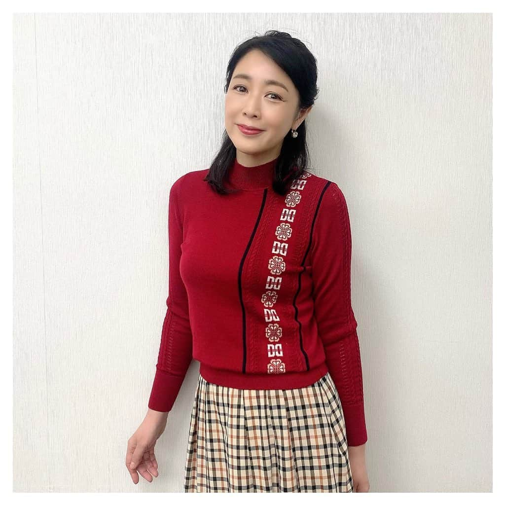 菊池桃子さんのインスタグラム写真 - (菊池桃子Instagram)「* 【出演情報】 📺 テレビ朝日「ナニコレ珍百景」 　　新春2時間半スペシャル 　2021年1月10日(日) 18:30～20:56  #出演情報 #テレビ朝日 #ナニコレ珍百景 #衣装は #DAKS #菊池桃子 #momokokikuchi #staff」1月5日 13時37分 - momoko_kikuchi_official