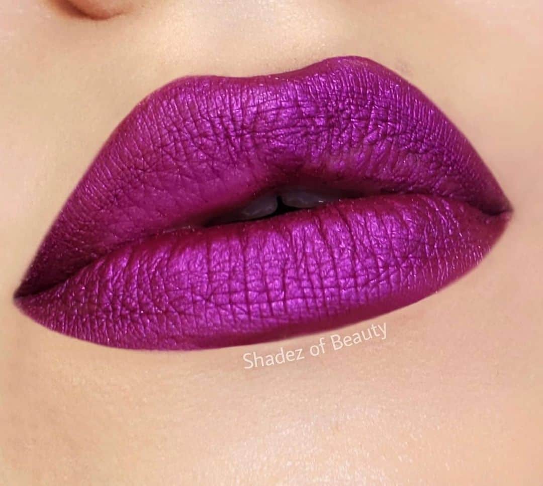 Jeffree Star Cosmeticsさんのインスタグラム写真 - (Jeffree Star CosmeticsInstagram)「Lip PERFECTION 💜 @shadez_of_beauty swatches our #velourliquidlipstick in the shade I’m Vulgar from our Mini Purple Bundle 💋   #jeffreestarcosmetics」1月5日 13時37分 - jeffreestarcosmetics