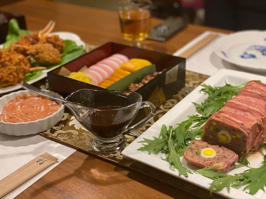 謝依旻さんのインスタグラム写真 - (謝依旻Instagram)「日式年菜✨  #お正月  #御節料理」1月5日 13時35分 - igo_1116