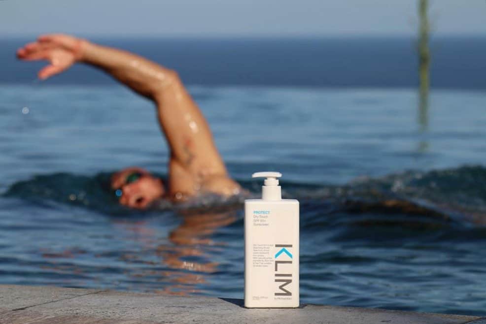 マイケル・クリムさんのインスタグラム写真 - (マイケル・クリムInstagram)「Morning swim! @klimbymichaelklim #protected #sunscreen #skinfitness available at @chemistwarehouseaus」1月5日 13時59分 - michaelklim1