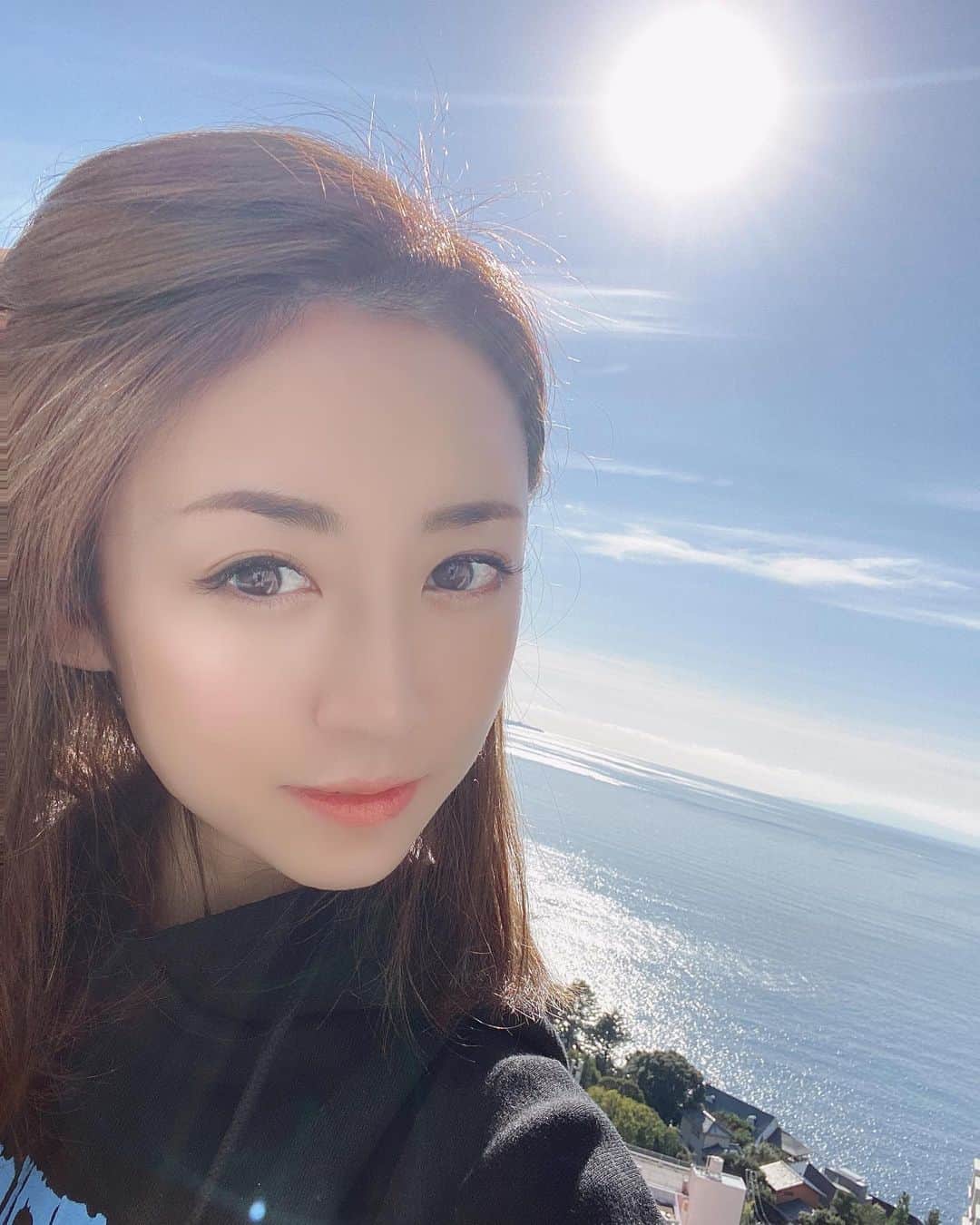 山上紗和 のインスタグラム：「みなさん、あけましておめでとうございます。  今年もどうぞよろしくお願いいたします✨🎍🌅🎍✨」