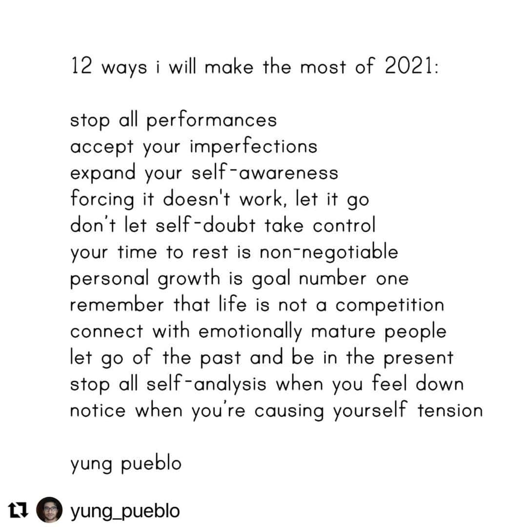 ケラーニのインスタグラム：「rp: @yung_pueblo 🤍 (s/o who put me on)」