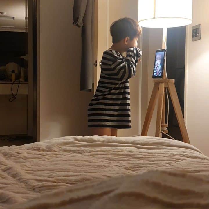 PORINのインスタグラム：「얘 뭐야....」
