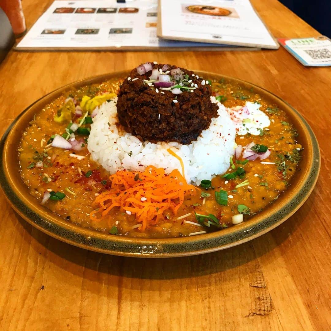 畑中葉子さんのインスタグラム写真 - (畑中葉子Instagram)「あいがけ😍💕💕 CURRY & SPICE HANAKO・祐天寺 ・ 久しぶりだったけど美味しかった❣️ ・ #カレー #カレーライス #スパイスカレー  #CURRYandSPICEHANAKO #カレーアンドスパイスハナコ #HANAKO #祐天寺 #yhcurry」1月5日 15時00分 - hatanaka_yoko