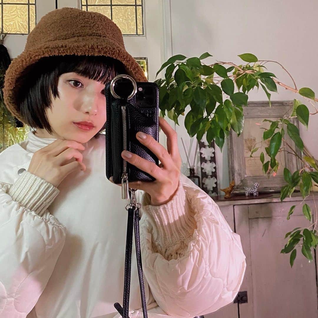 のインスタグラム：「中着込みすぎて雪だるまみたいになった日。❄︎」