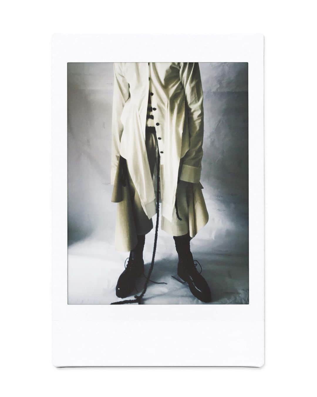倉岡晋也のインスタグラム：「Elements ✔️ @cemcinar_paris @camillerustan Styling by me」